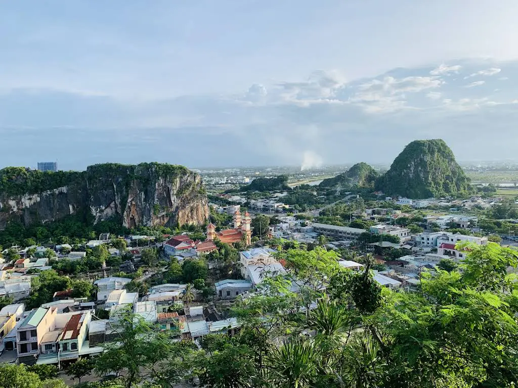 오행산 (Marble Mountains)